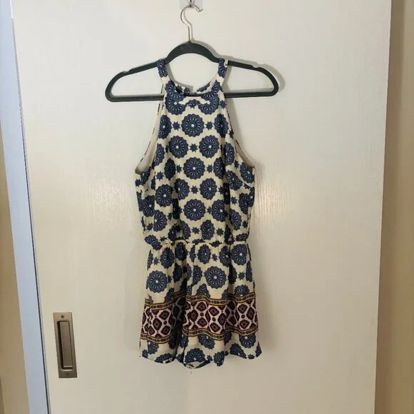 Patterned Racerback Romper - Picture 2 of 7